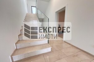 Обзаведен Къща, м-т Пчелина