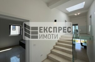 Обзаведен Къща, м-т Пчелина
