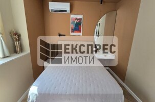 Обзавeден Тристаен апартамент, Център