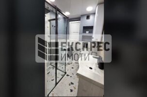 Обзавeден Тристаен апартамент, Център