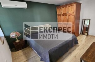 Обзаведен Тристаен апартамент, Гръцка махала