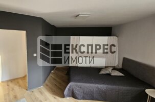 Обзаведен Тристаен апартамент, Гръцка махала