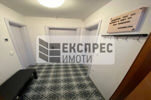 Нов, Обзаведен Тристаен апартамент, Спортна зала