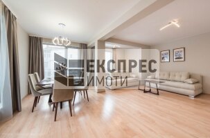 Нов, Луксозен, Обзаведен Тристаен апартамент, Център
