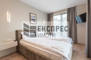 Нов, Луксозен, Обзаведен Тристаен апартамент, Център
