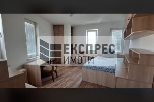 Обзаведен Тристаен апартамент, Лятно кино Тракия