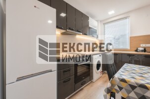 Oбзаведен, нов Тристаен апартамент, Център