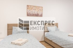 Oбзаведен, нов Тристаен апартамент, Център