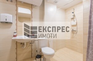 Oбзаведен, нов Тристаен апартамент, Център