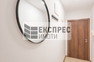 Oбзаведен, нов Тристаен апартамент, Център