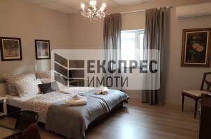 Обзаведен Тристаен апартамент, Център