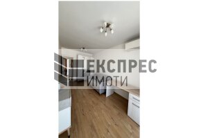 Обзаведен Тристаен апартамент, Център