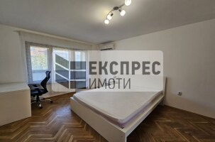 Обзаведен Четиристаен апартамент, Червен площад
