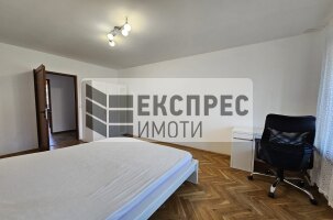 Обзаведен Четиристаен апартамент, Червен площад