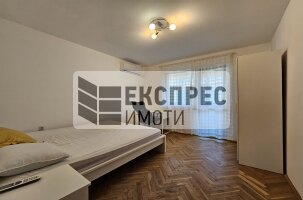 Обзаведен Четиристаен апартамент, Червен площад