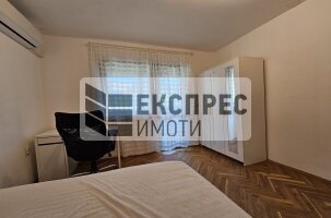 Обзаведен Четиристаен апартамент, Червен площад