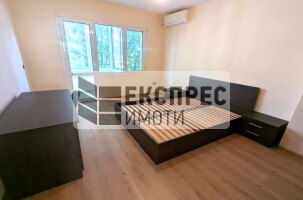 Полуобзаведен Четиристаен апартамент, Център