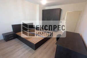 Полуобзаведен Четиристаен апартамент, Център
