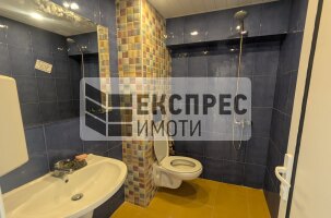 Полуобзаведен Четиристаен апартамент, Център