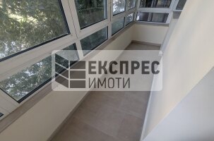 Полуобзаведен Четиристаен апартамент, Център