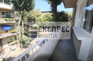 Нов, Луксозен, Обзаведен, Тристаен апартамент, Окръжна болница