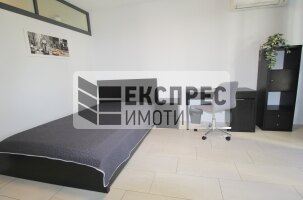 Обзаведен Тристаен апартамент, Окръжна болница