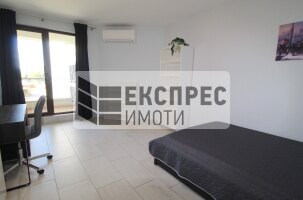 Обзаведен Тристаен апартамент, Окръжна болница