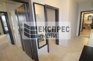 Обзаведен Тристаен апартамент, Окръжна болница