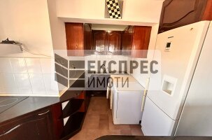 Обзаведен, Тристаен апартамент, Колхозен пазар