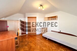 Обзаведен, Тристаен апартамент, Колхозен пазар