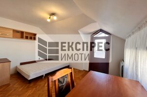 Обзаведен, Тристаен апартамент, Колхозен пазар