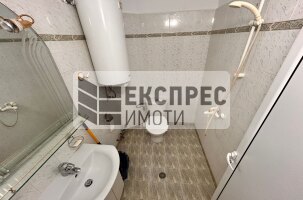 Обзаведен, Тристаен апартамент, Колхозен пазар