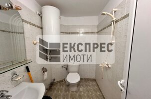 Обзаведен, Тристаен апартамент, Колхозен пазар