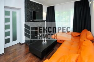 ОБЗАВЕДЕН Двустаен апартамент, Център