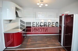 ОБЗАВЕДЕН Двустаен апартамент, Център