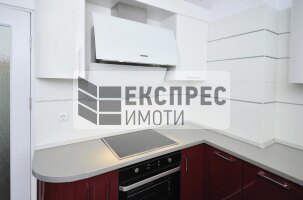 ОБЗАВЕДЕН Двустаен апартамент, Център
