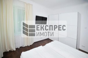 ОБЗАВЕДЕН Двустаен апартамент, Център