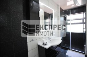 ОБЗАВЕДЕН Двустаен апартамент, Център