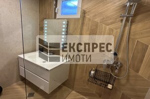Луксозно, Обзаведен Тристаен апартамент, Окръжна болница