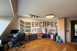 Обзаведен Тристаен апартамент, Окръжна болница