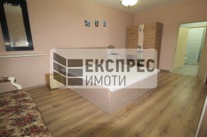 Обзаведен Тристаен апартамент, Окръжна болница