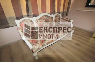 Обзаведен Тристаен апартамент, Окръжна болница