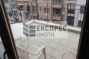 Обзаведен Тристаен апартамент, Окръжна болница