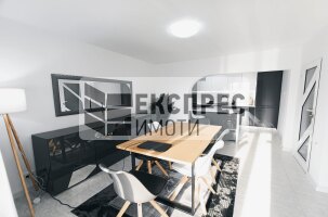 Обзаведен Тристаен апартамент, Център