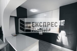 Обзаведен Тристаен апартамент, Център