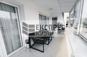 Обзаведен Тристаен апартамент, Център