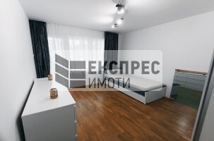 Обзаведен Тристаен апартамент, Център