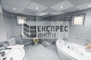Обзаведен Тристаен апартамент, Център