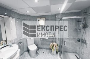 Обзаведен Тристаен апартамент, Център