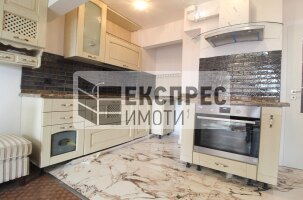 Нов, Луксозно, Обзаведен Четиристаен апартамент, Окръжна болница